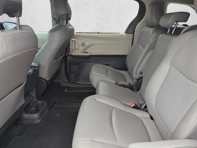 2022 Toyota Sienna XLE FWD 8-Passenger (Natl)