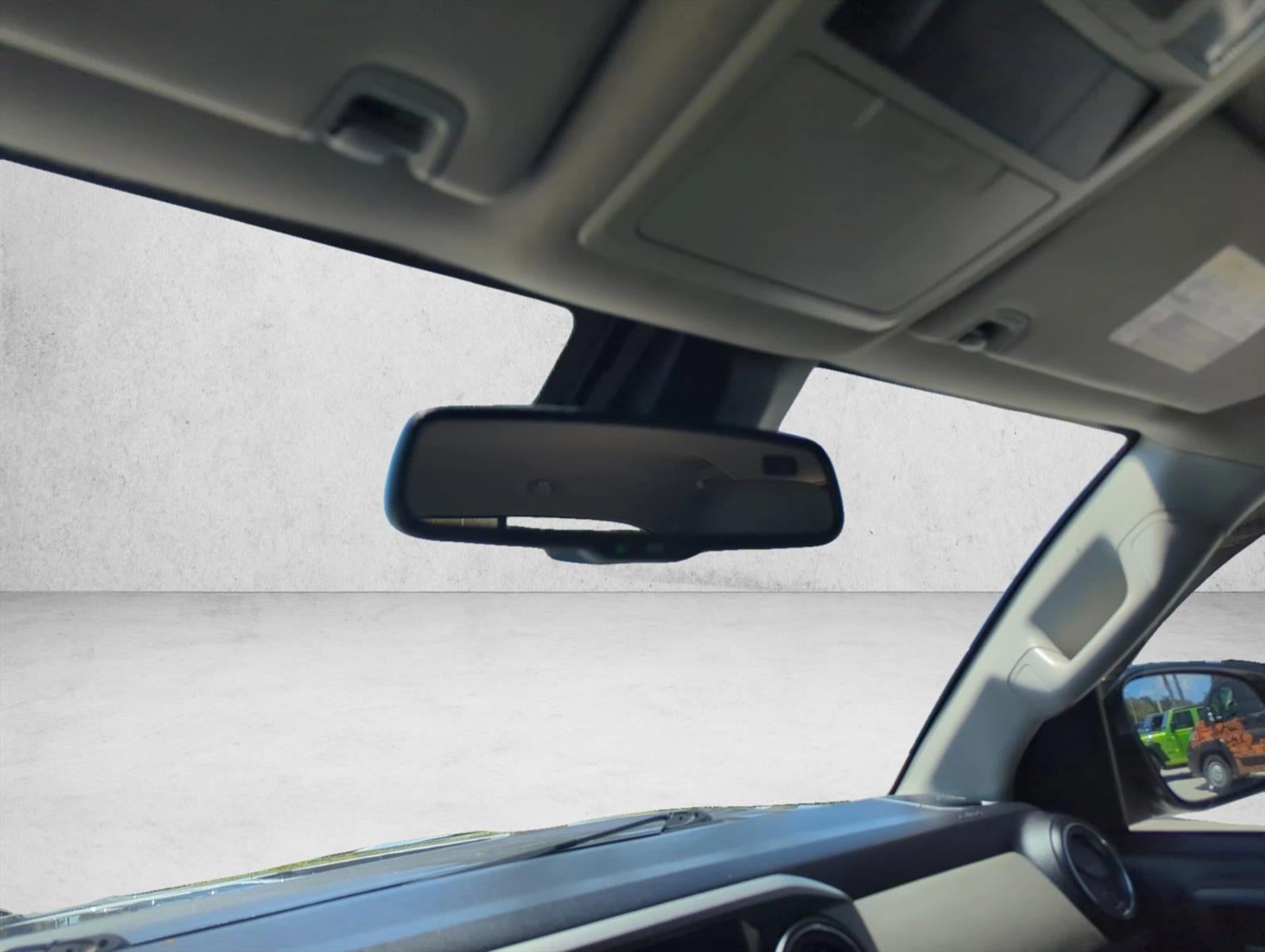 2019 Toyota Tacoma 2WD 2WD SR5 Double Cab 5' Bed V6 AT (GS)