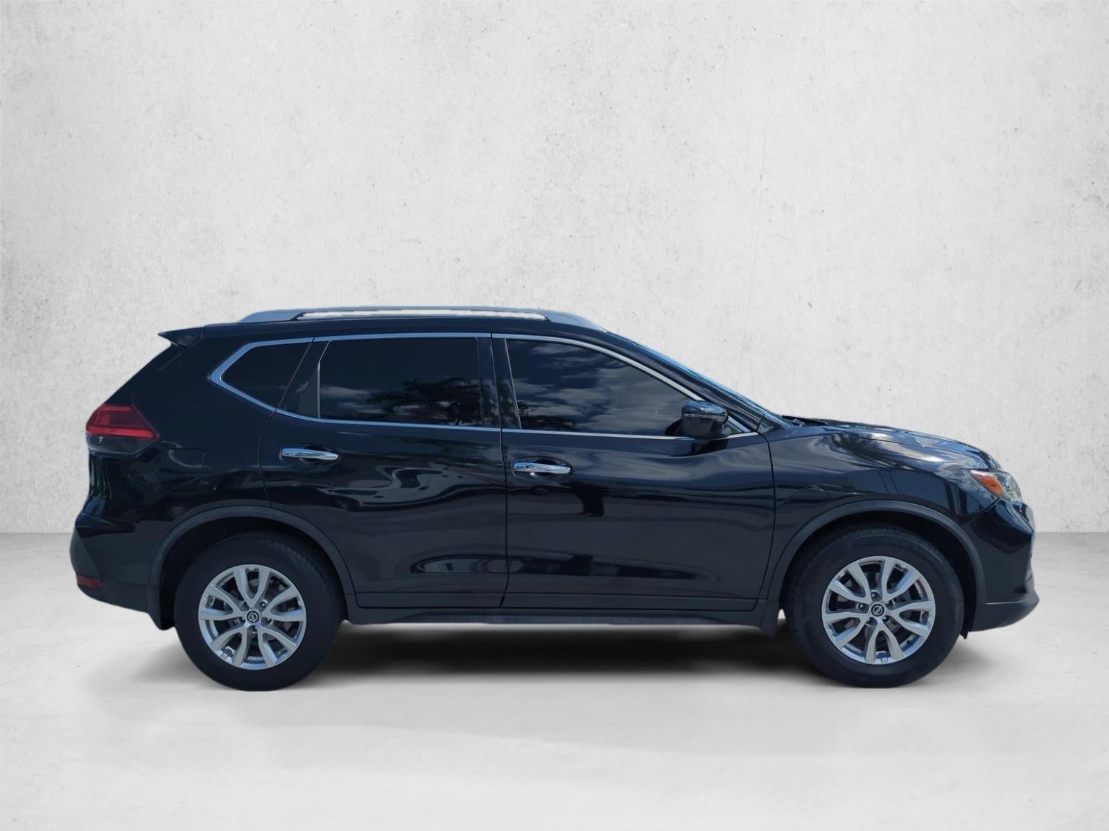 2017 Nissan Rogue FWD SV