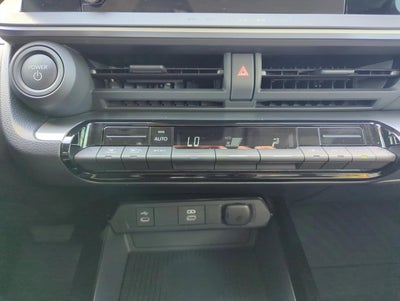 2024 Toyota Prius LE (Natl)