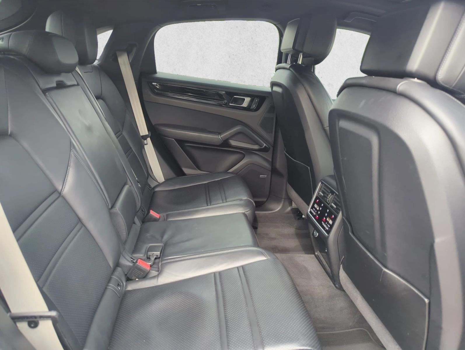 2022 Porsche Cayenne Platinum Edition Coupe AWD