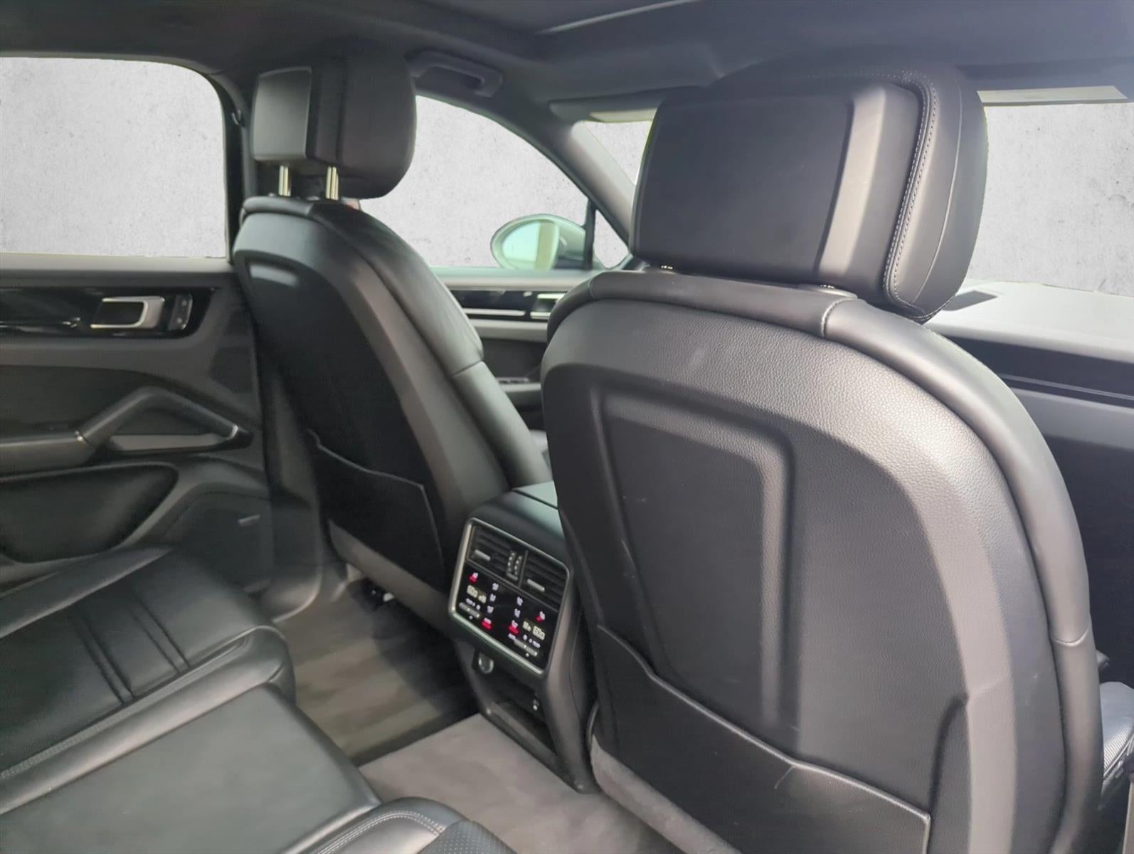 2022 Porsche Cayenne Platinum Edition Coupe AWD