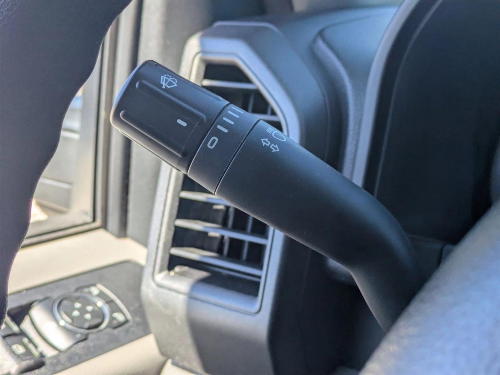 2017 Ford Super Duty F-250 SRW XL 2WD Crew Cab 6.75' Box