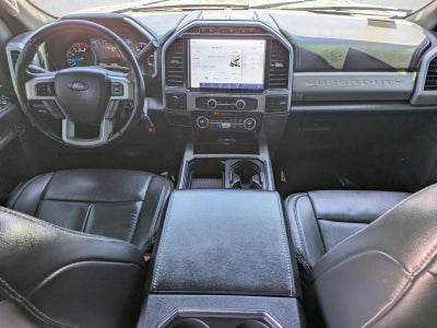 2022 Ford Super Duty F-450 DRW LARIAT 4WD Crew Cab 8' Box
