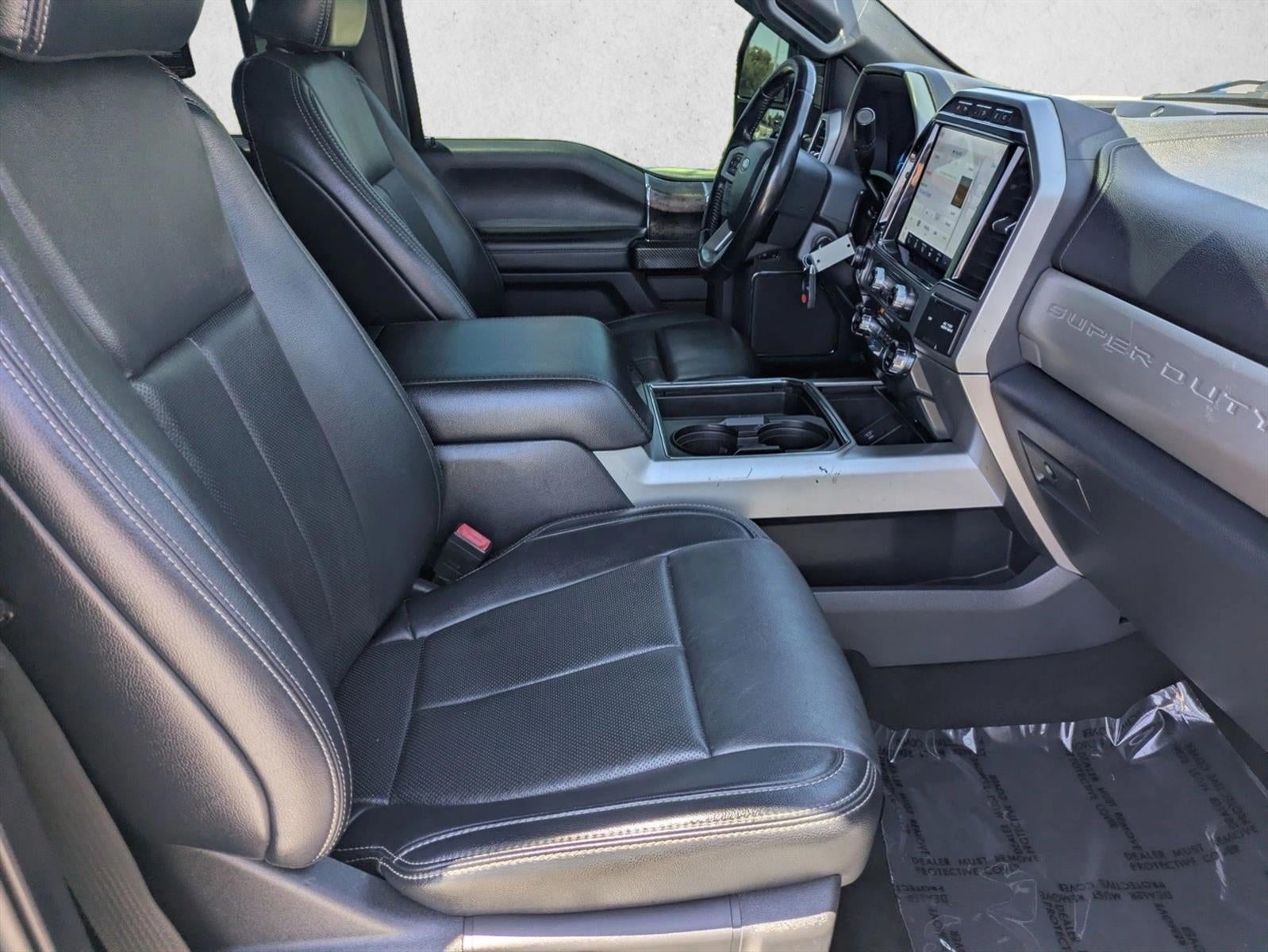 2022 Ford Super Duty F-450 DRW LARIAT 4WD Crew Cab 8' Box
