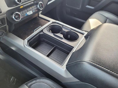 2022 Ford Super Duty F-450 DRW LARIAT 4WD Crew Cab 8' Box