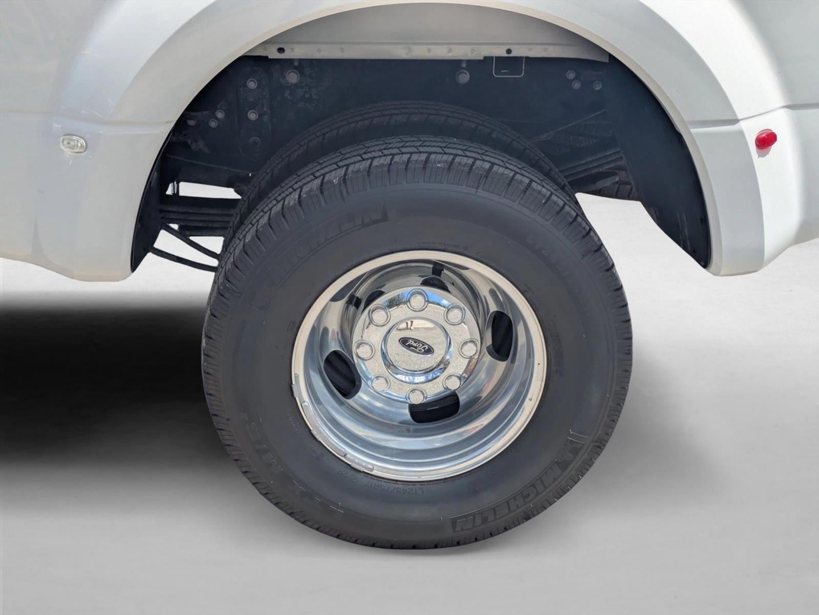2022 Ford Super Duty F-350 DRW XL 4WD SuperCab 8' Box