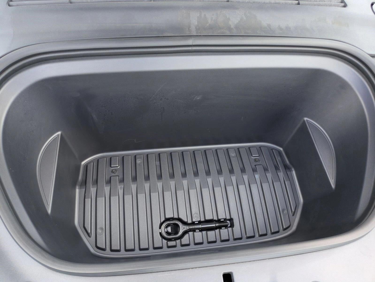 2024 Tesla Model Y Long Range AWD