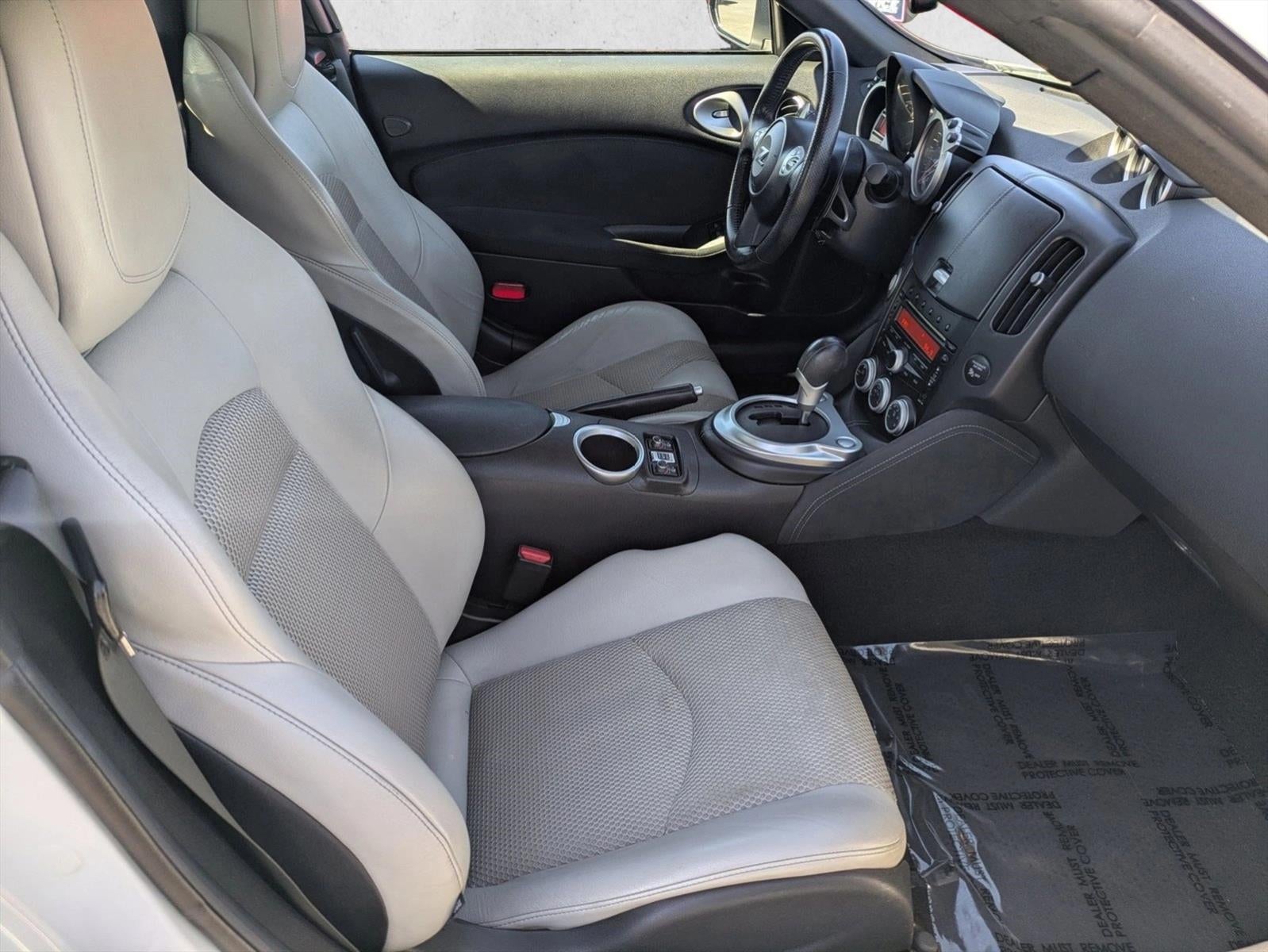 2010 Nissan 370Z 2dr Roadster Auto Touring