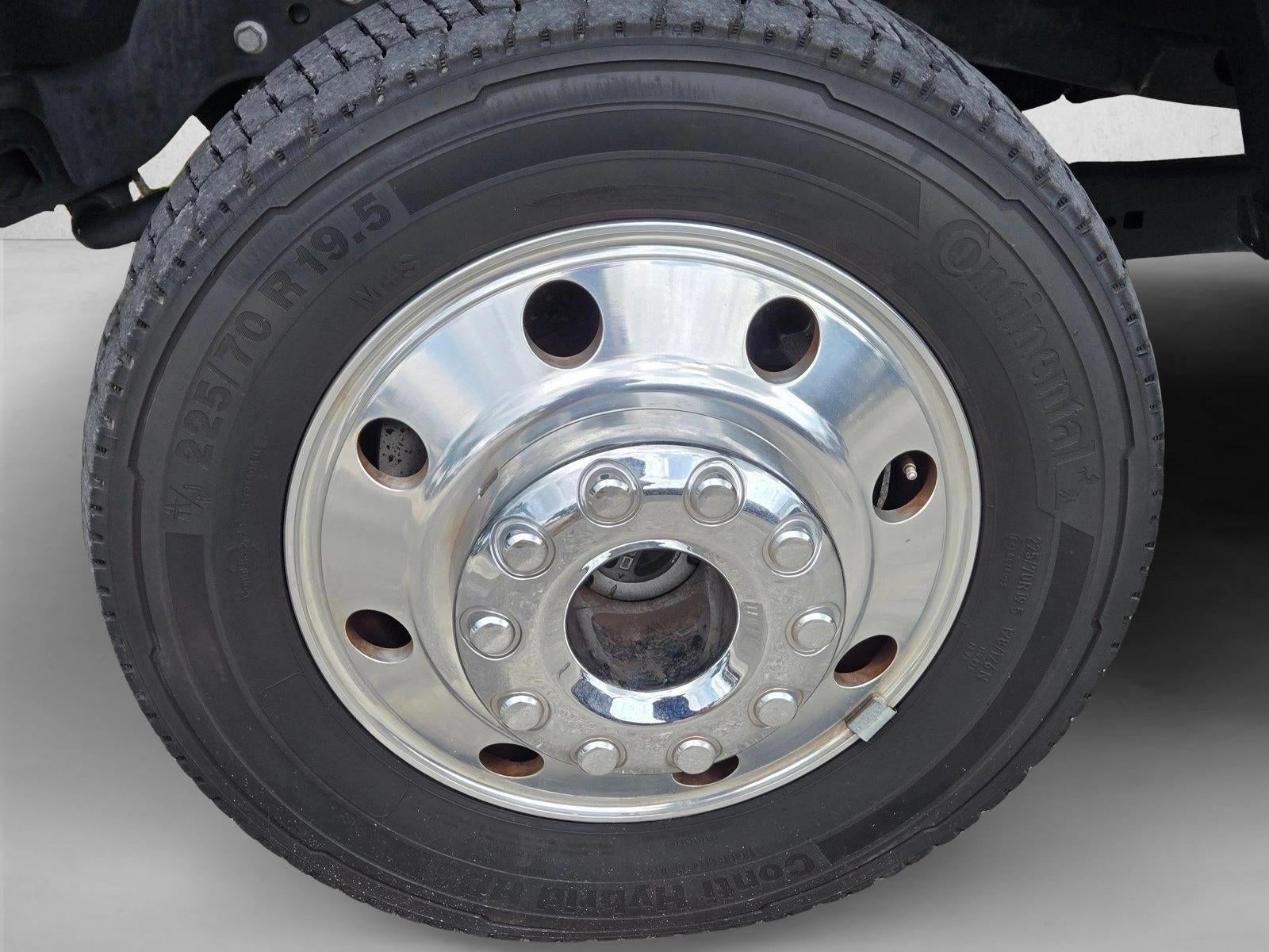 2023 Ford Super Duty F-450 DRW XL 4WD Crew Cab 8' Box