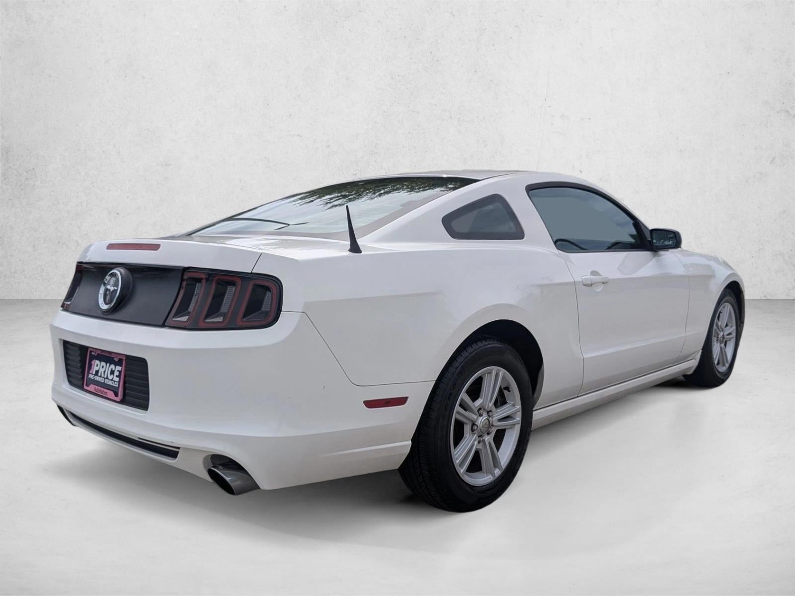 2013 Ford Mustang 2dr Cpe V6