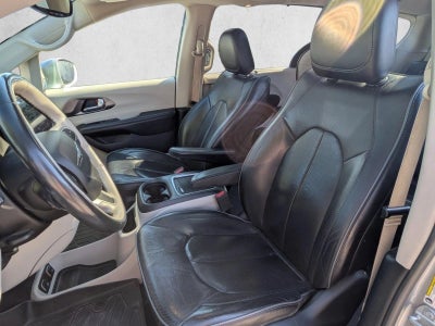 2019 Chrysler Pacifica Limited FWD