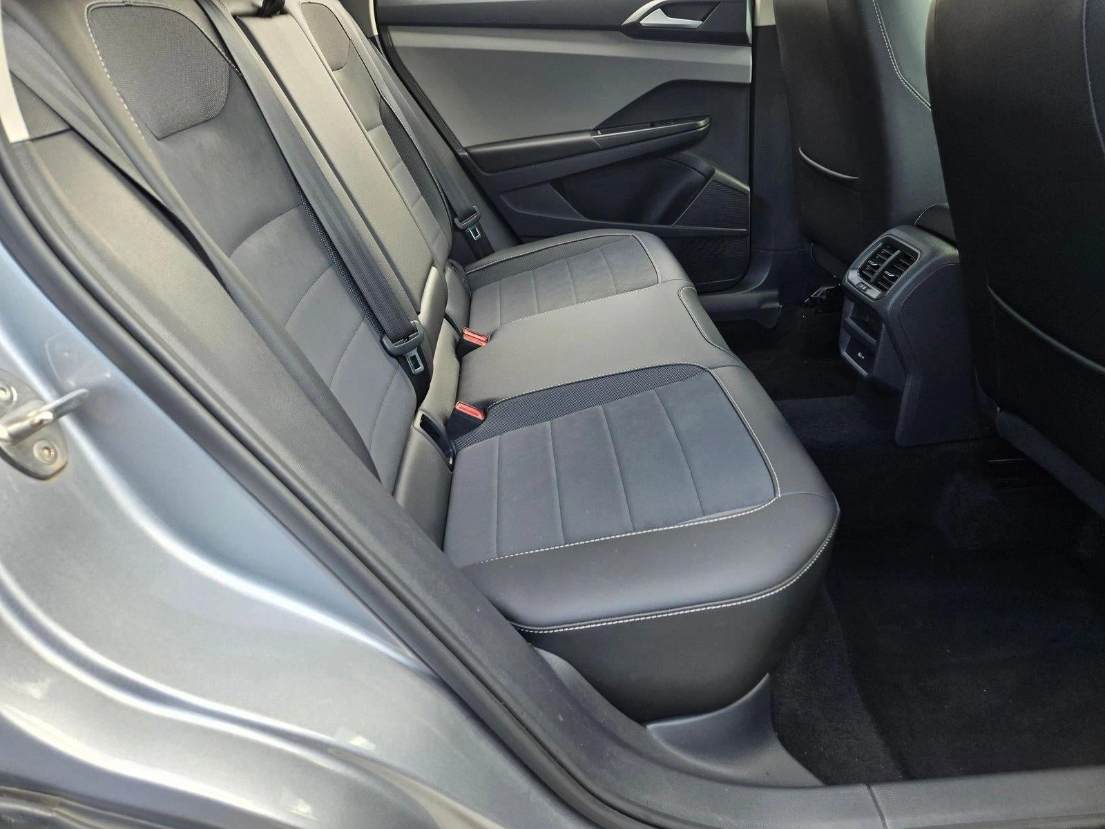 2022 Volkswagen Taos SE FWD