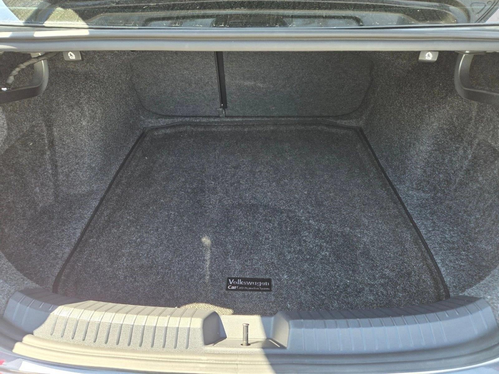 2023 Volkswagen Jetta SE Auto