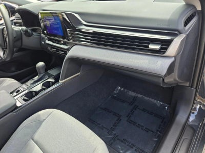 2025 Toyota Camry LE (SE)