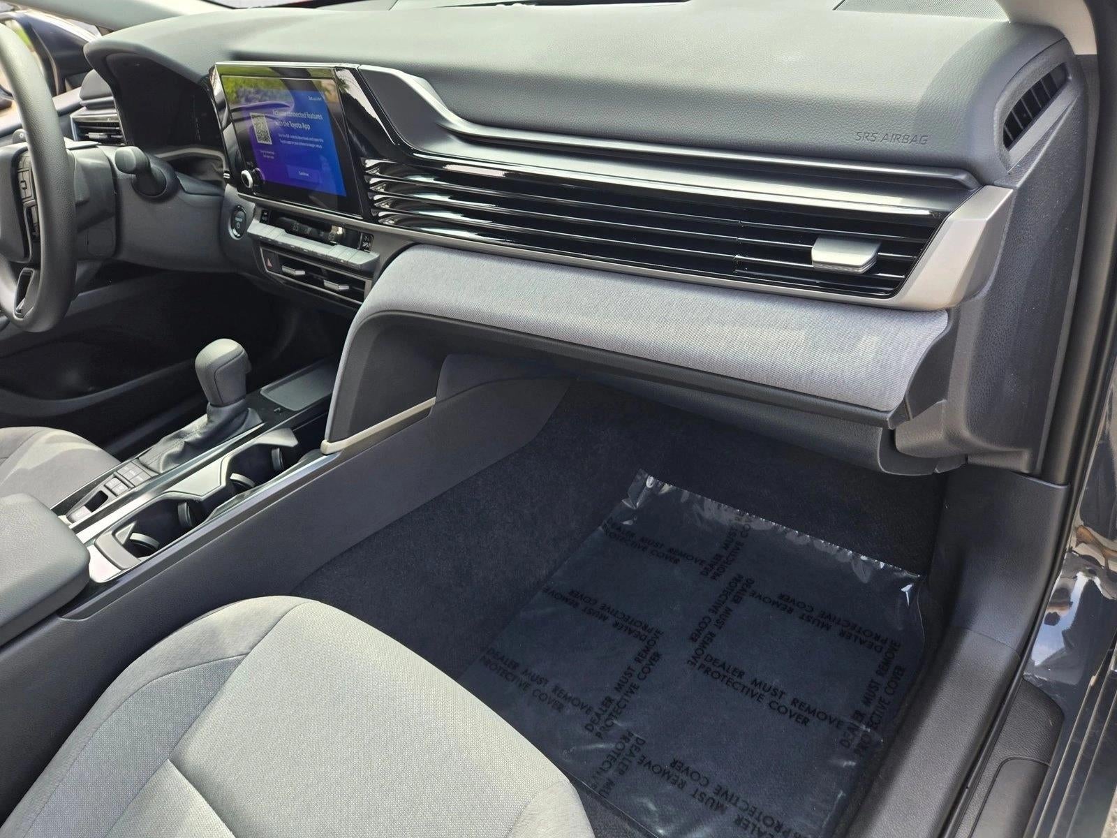 2025 Toyota Camry LE (SE)