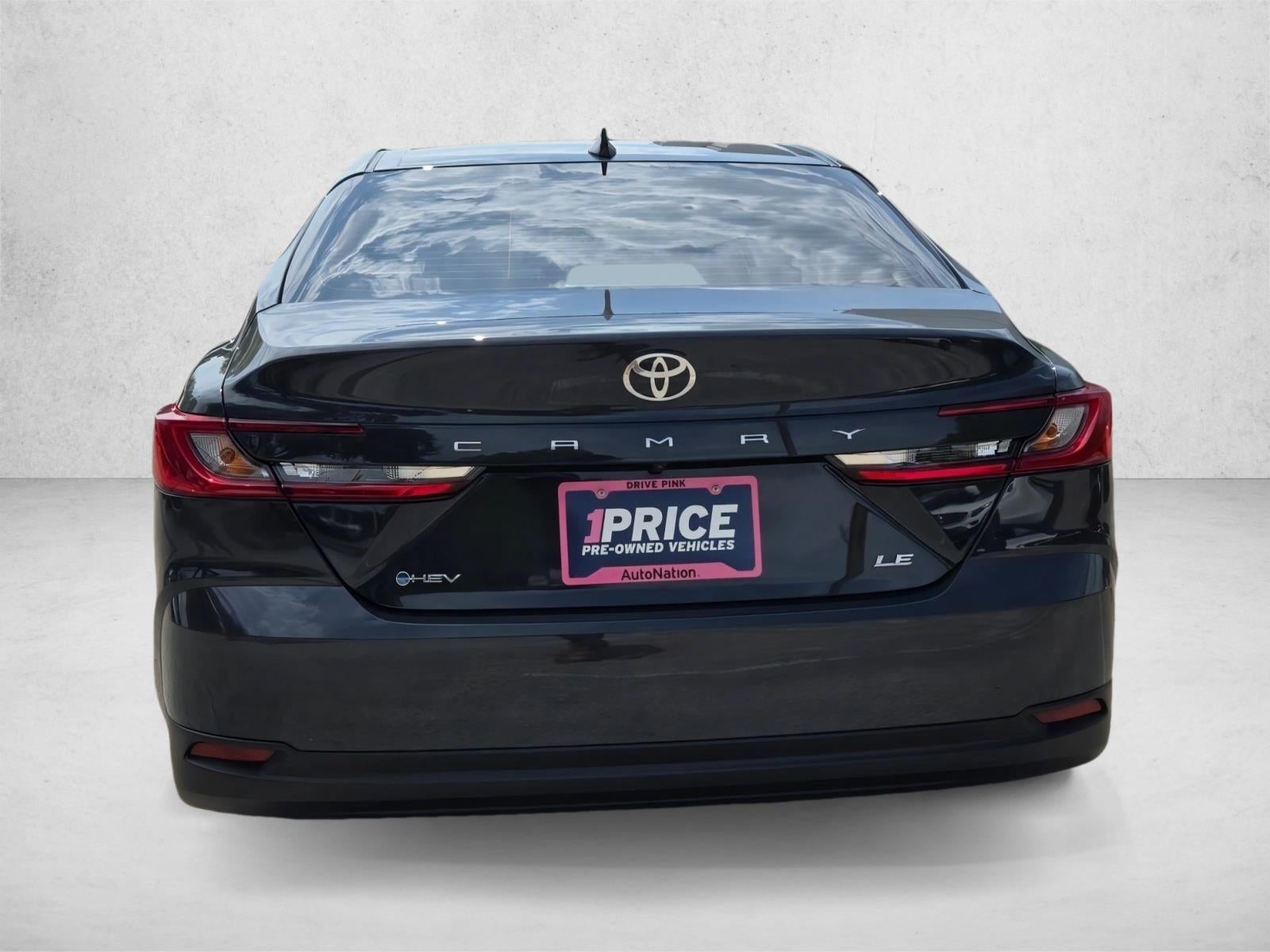 2025 Toyota Camry LE (SE)