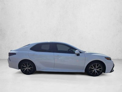 2021 Toyota Camry SE Auto (SE)