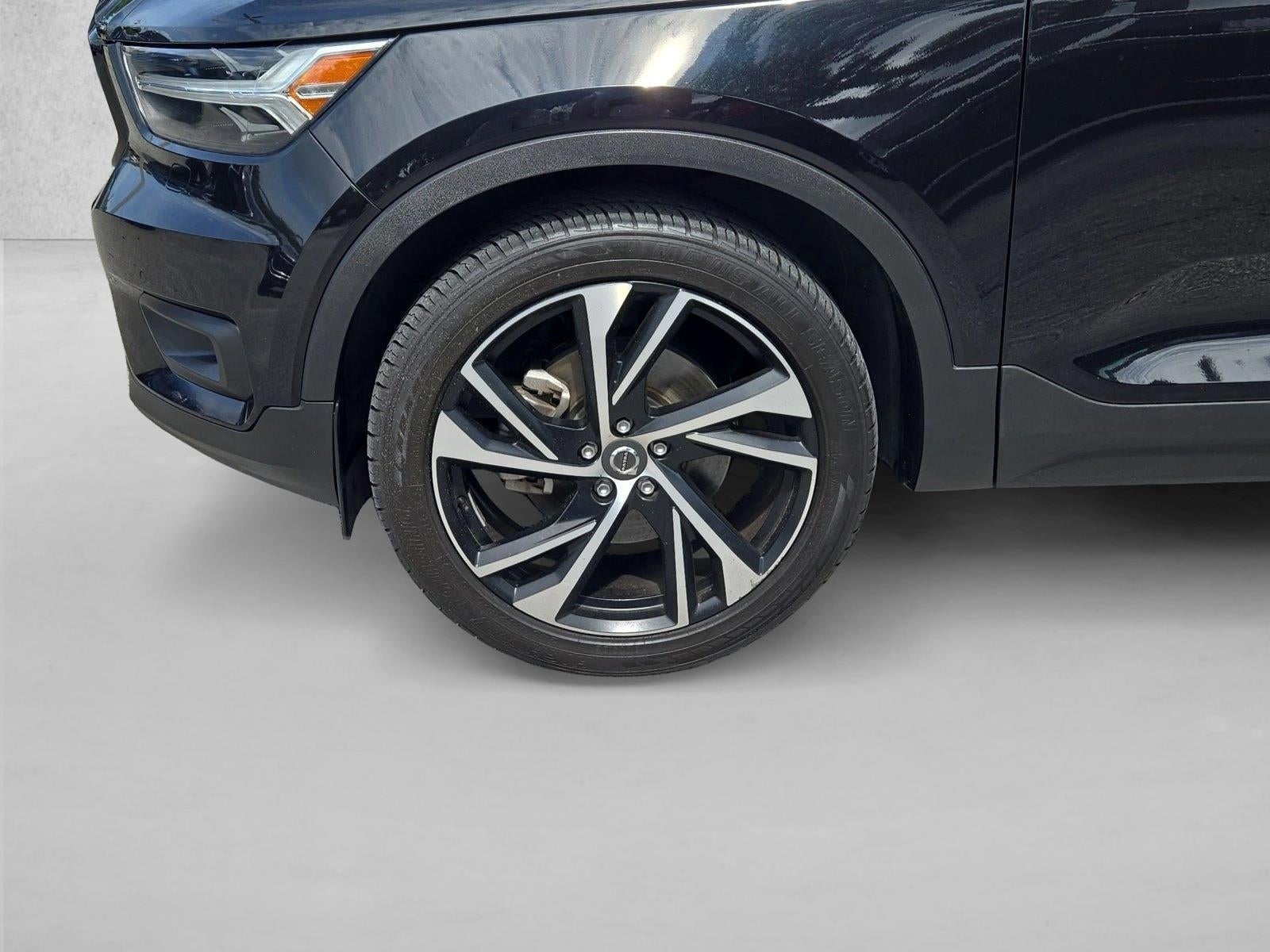 2022 Volvo XC40 T5 AWD R-Design