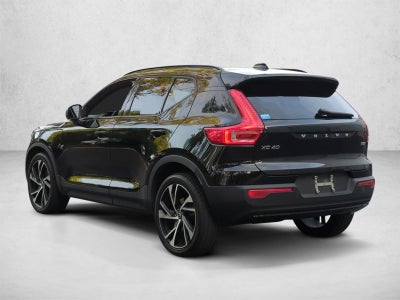 2022 Volvo XC40 T5 AWD R-Design