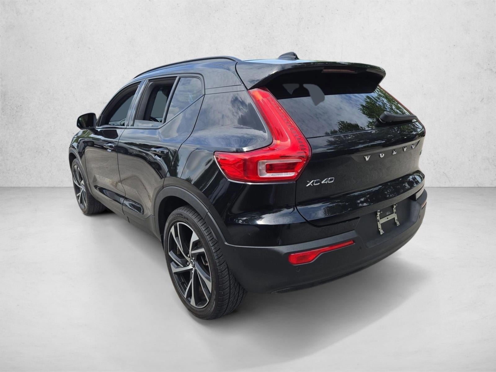2022 Volvo XC40 T5 AWD R-Design