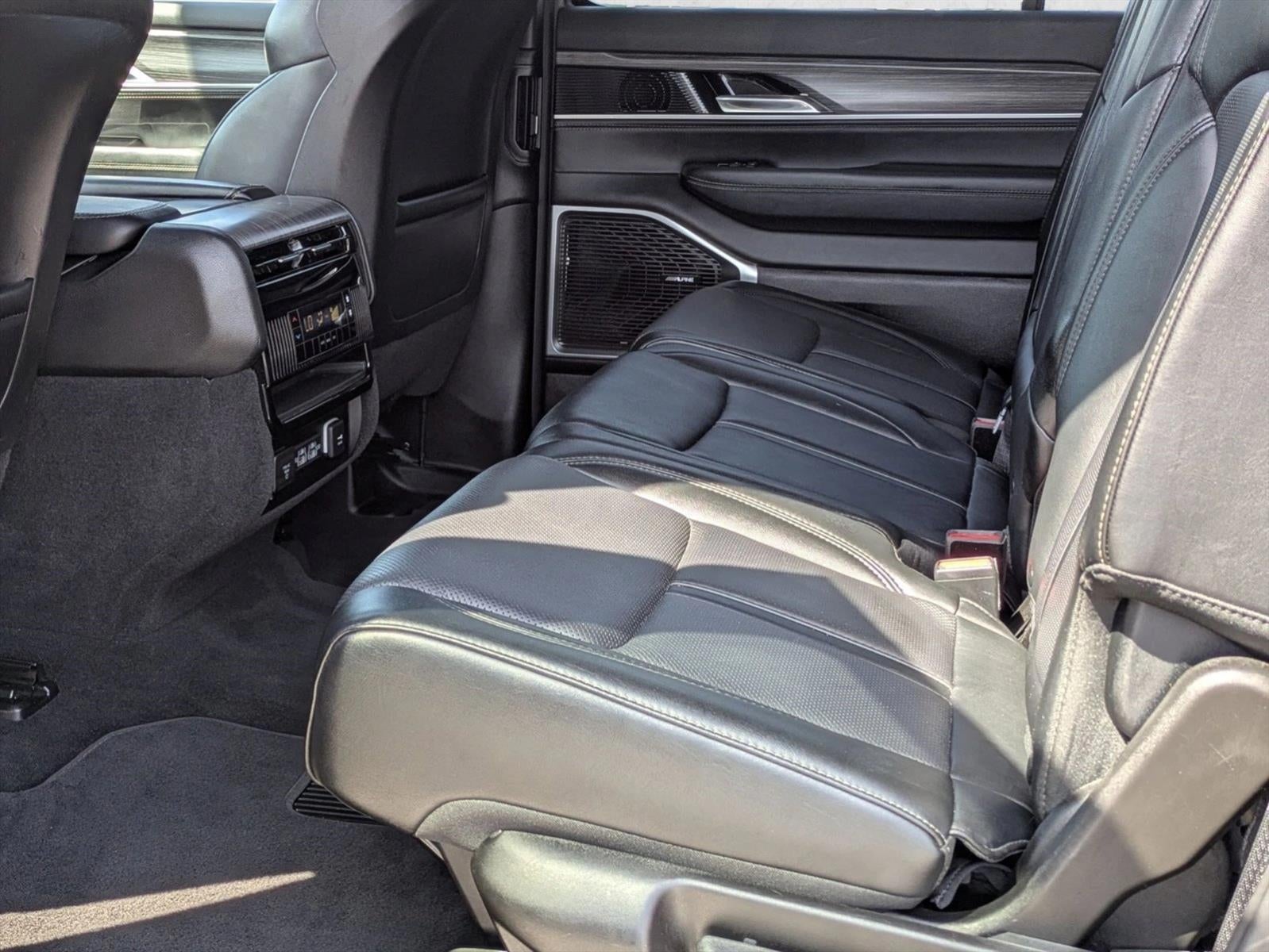 2024 Jeep Wagoneer L Series II 4x2 *Ltd Avail*