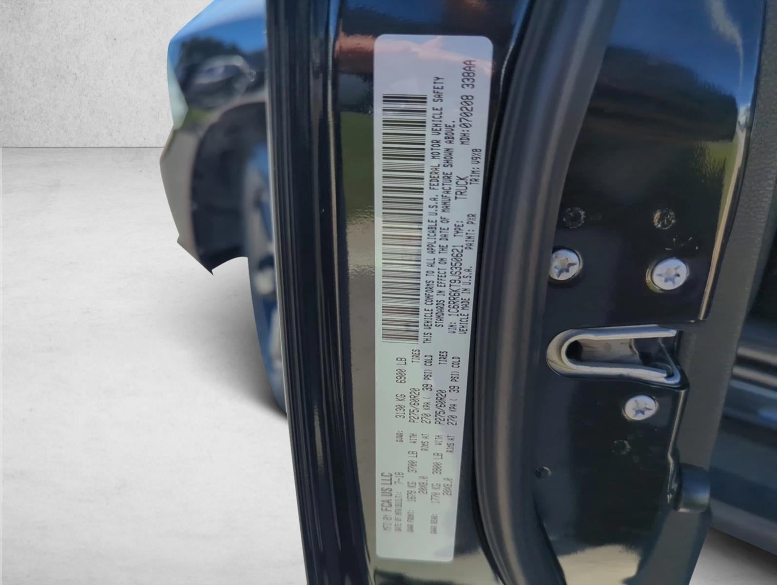 2018 RAM 1500 Express 4x2 Crew Cab 5'7" Box