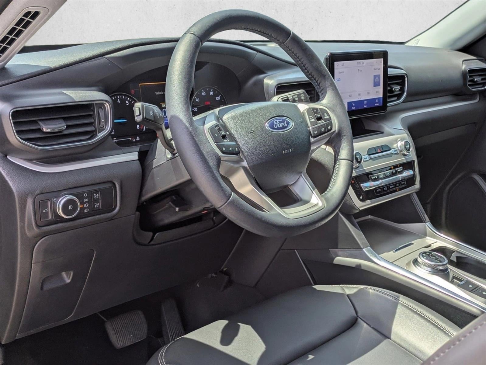 2023 Ford Explorer XLT RWD