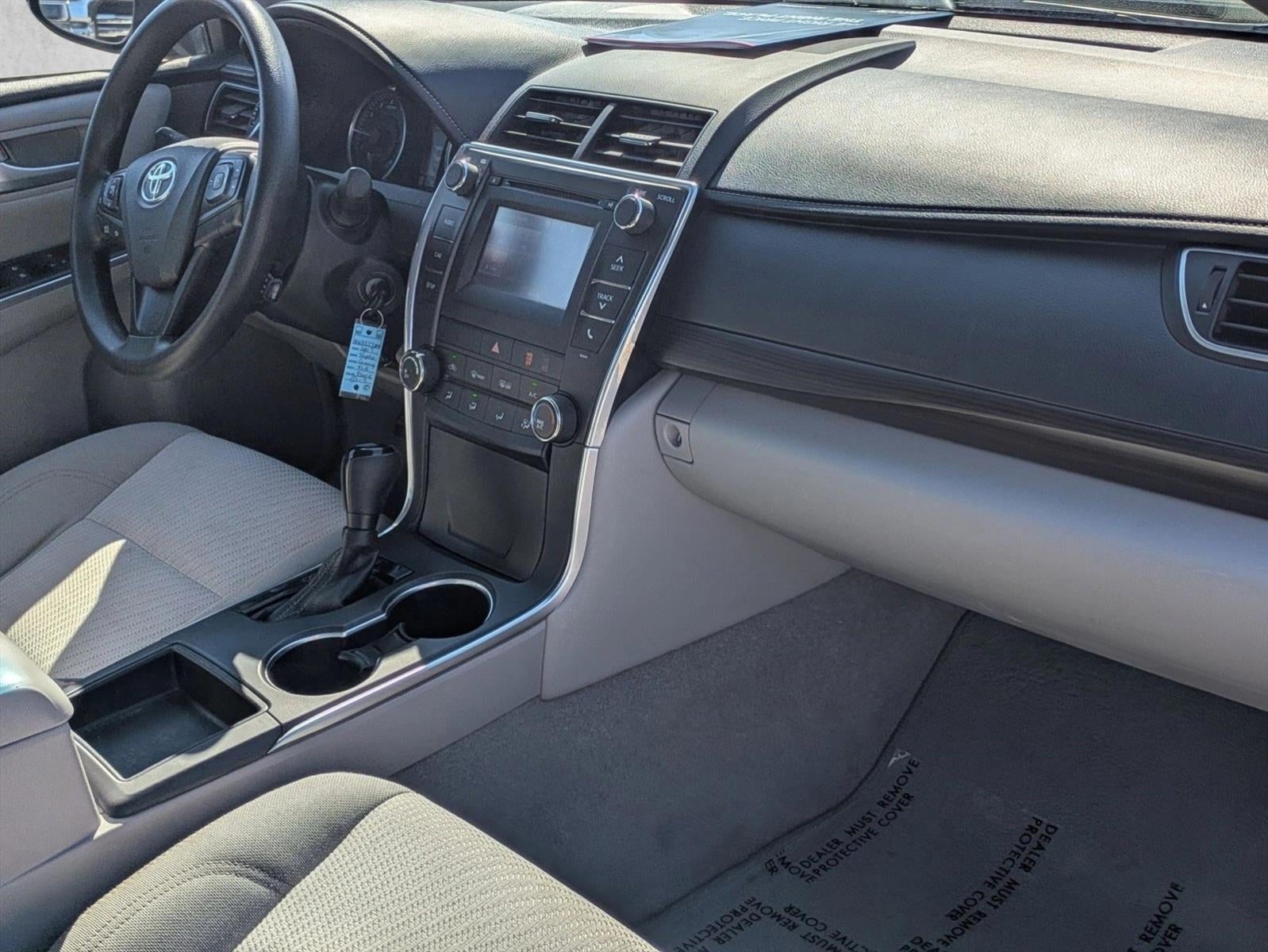 2017 Toyota Camry LE Auto (SE)