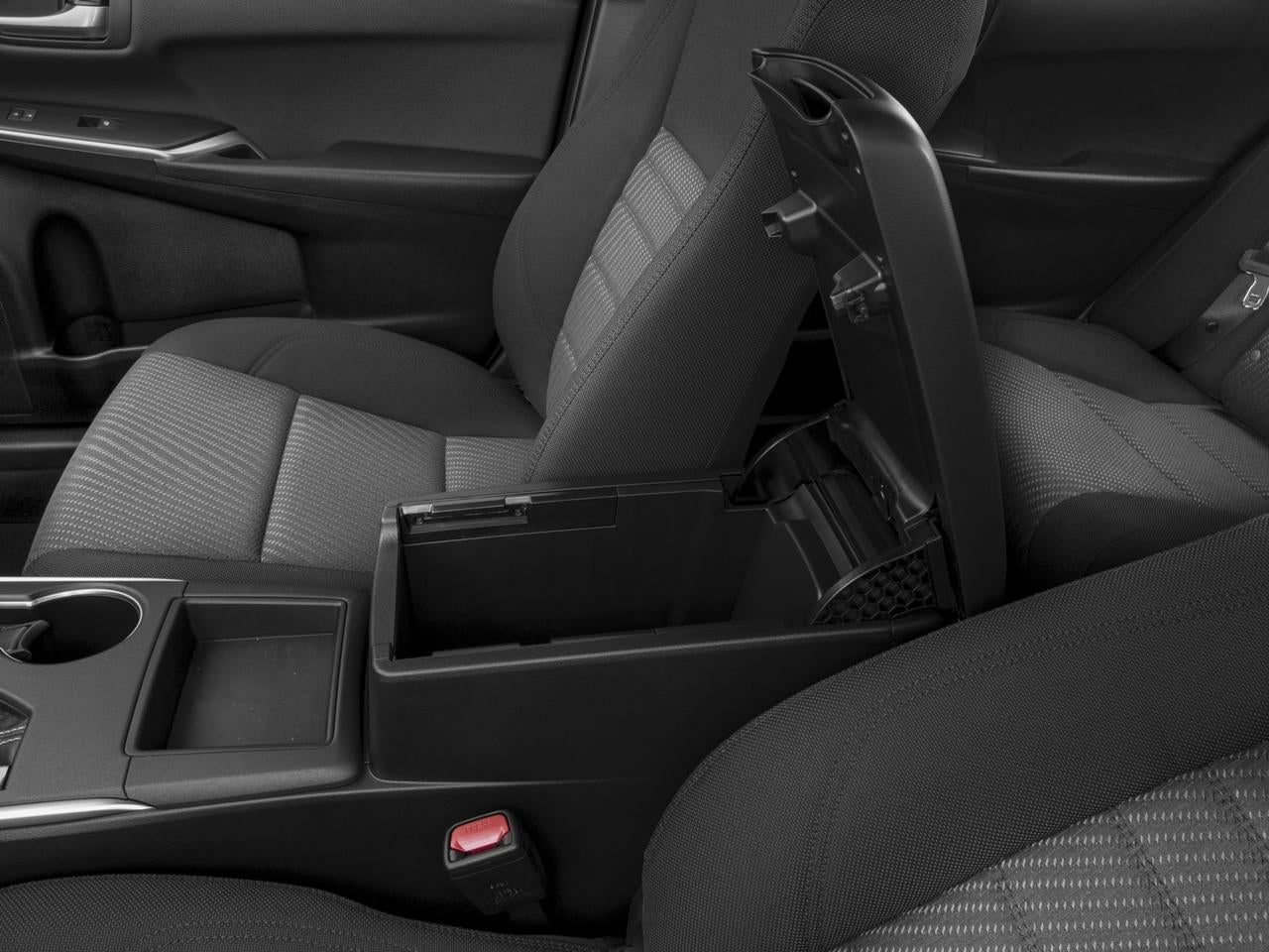 2017 Toyota Camry LE Auto (SE)