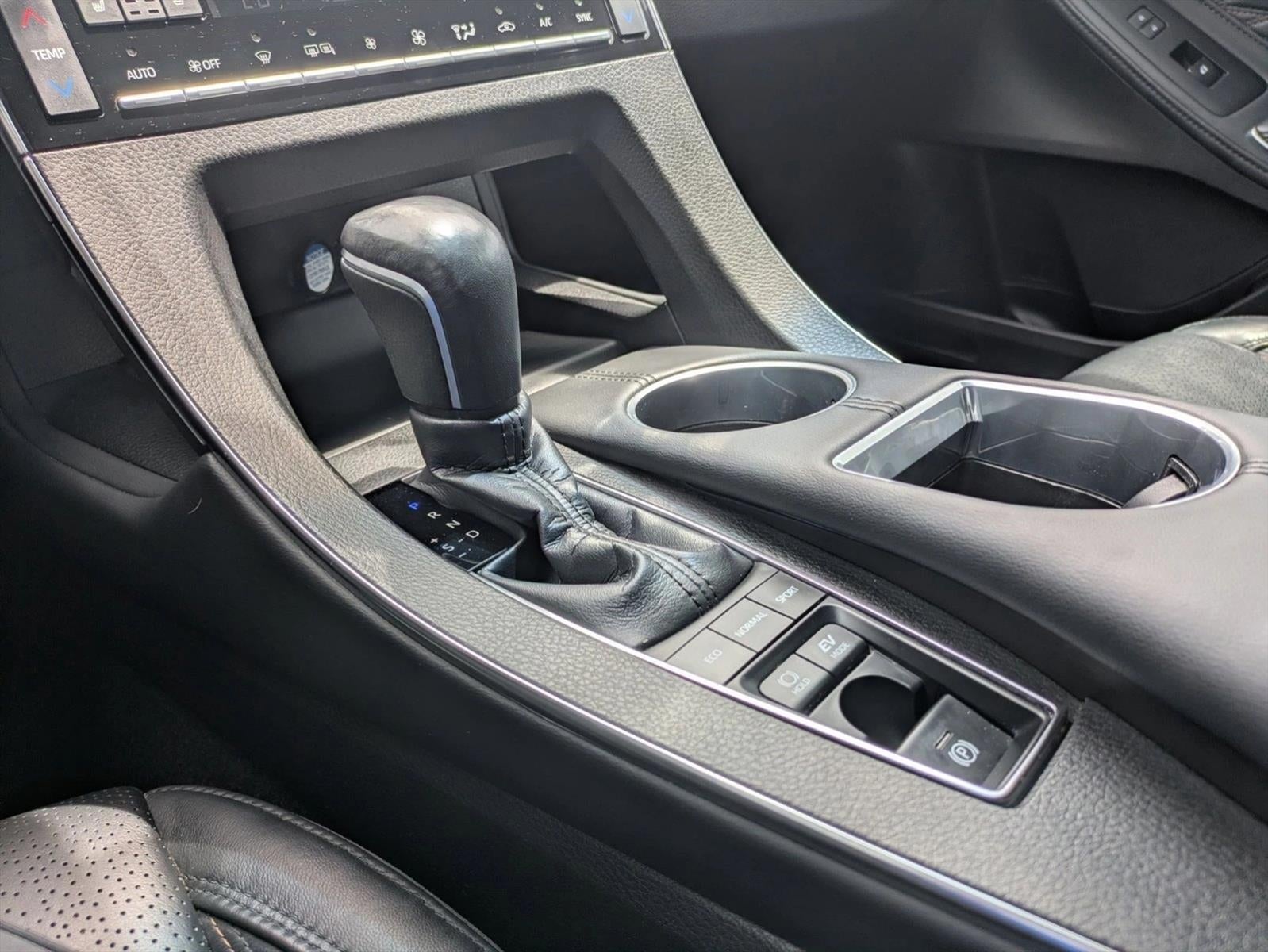 2021 Toyota Avalon Hybrid Limited FWD (Natl)