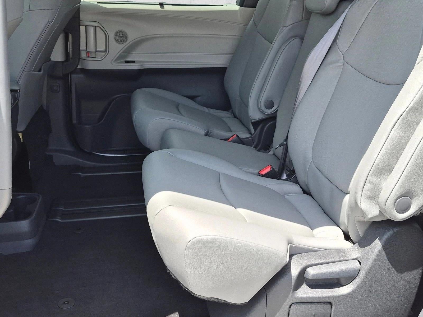 2024 Toyota Sienna XLE FWD 8-Passenger (Natl)