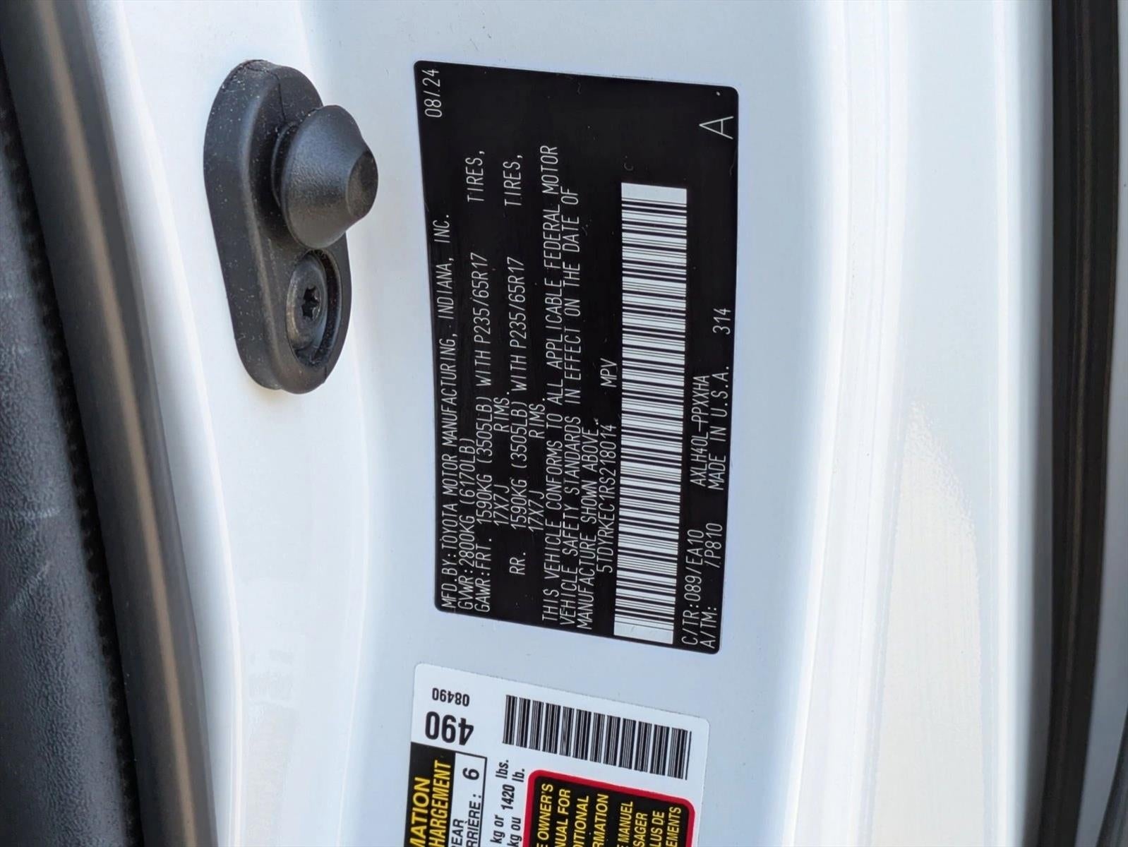 2024 Toyota Sienna XLE FWD 8-Passenger (Natl)