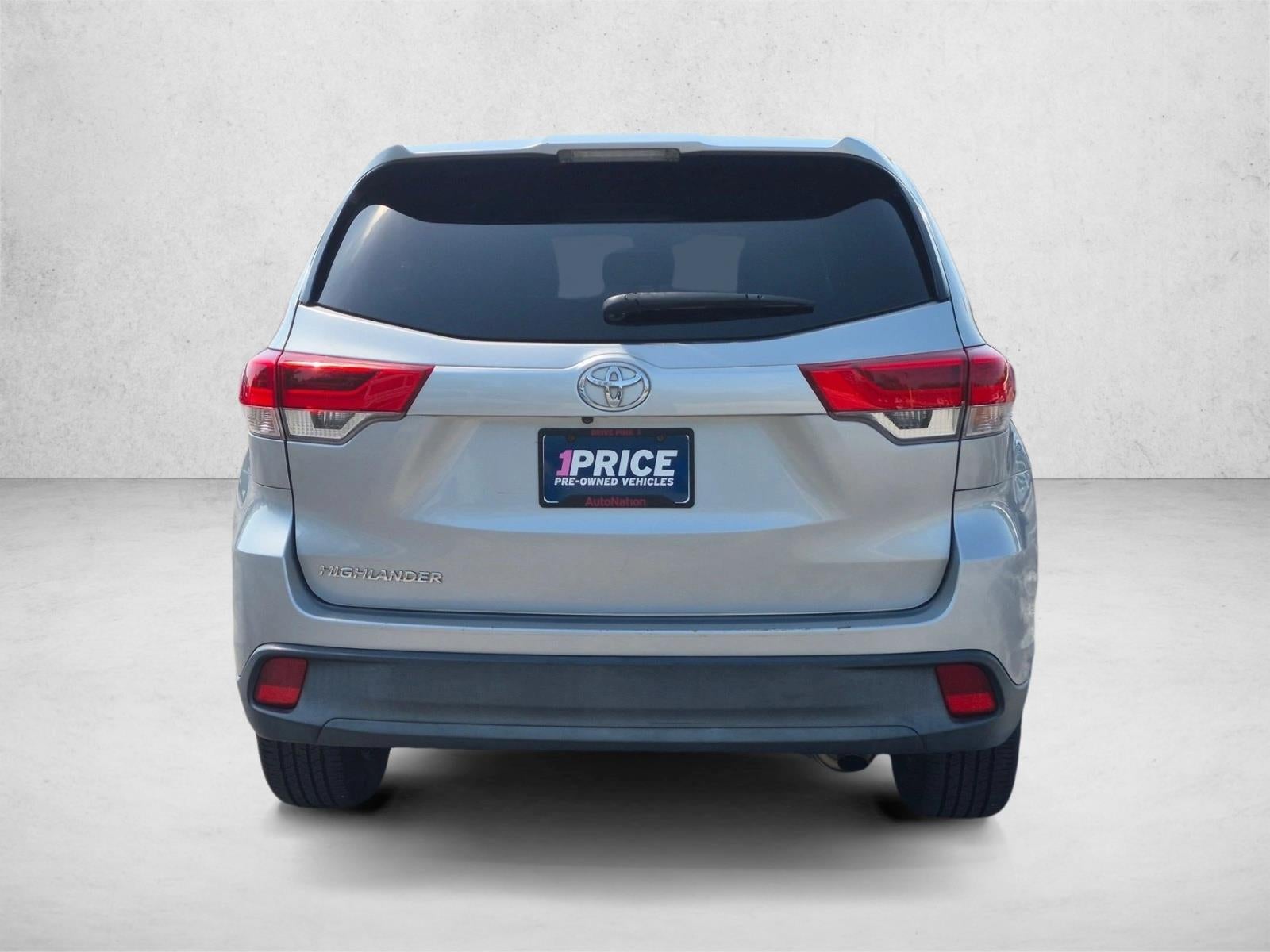 2018 Toyota Highlander LE I4 FWD (Natl)