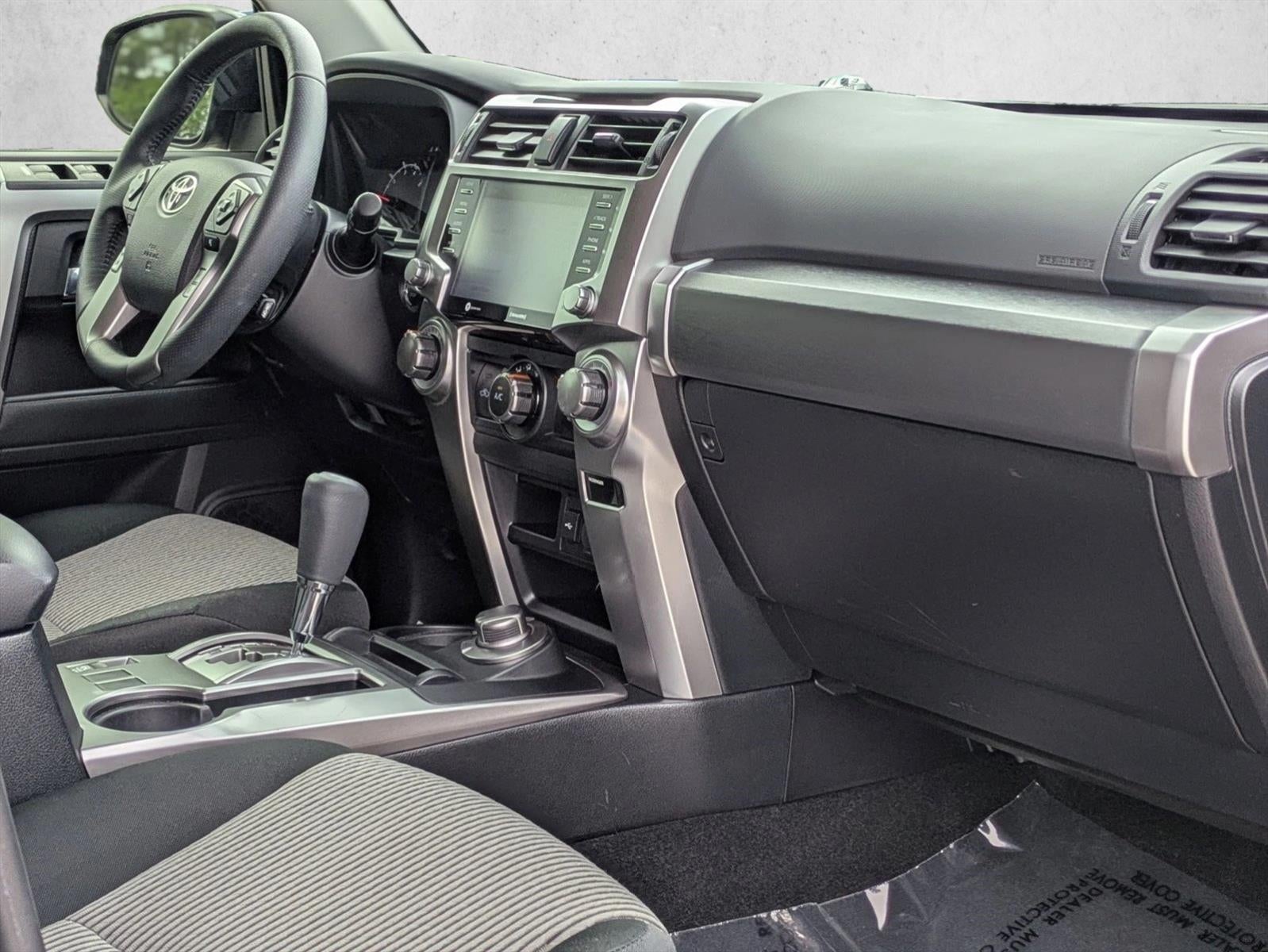 2022 Toyota 4Runner SR5 4WD (GS)