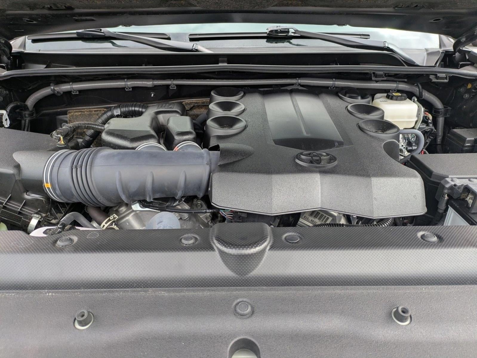2022 Toyota 4Runner SR5 4WD (GS)
