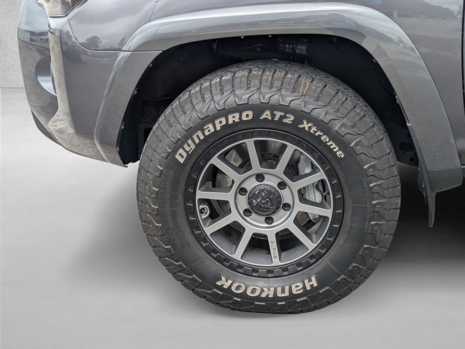 2022 Toyota 4Runner SR5 4WD (GS)