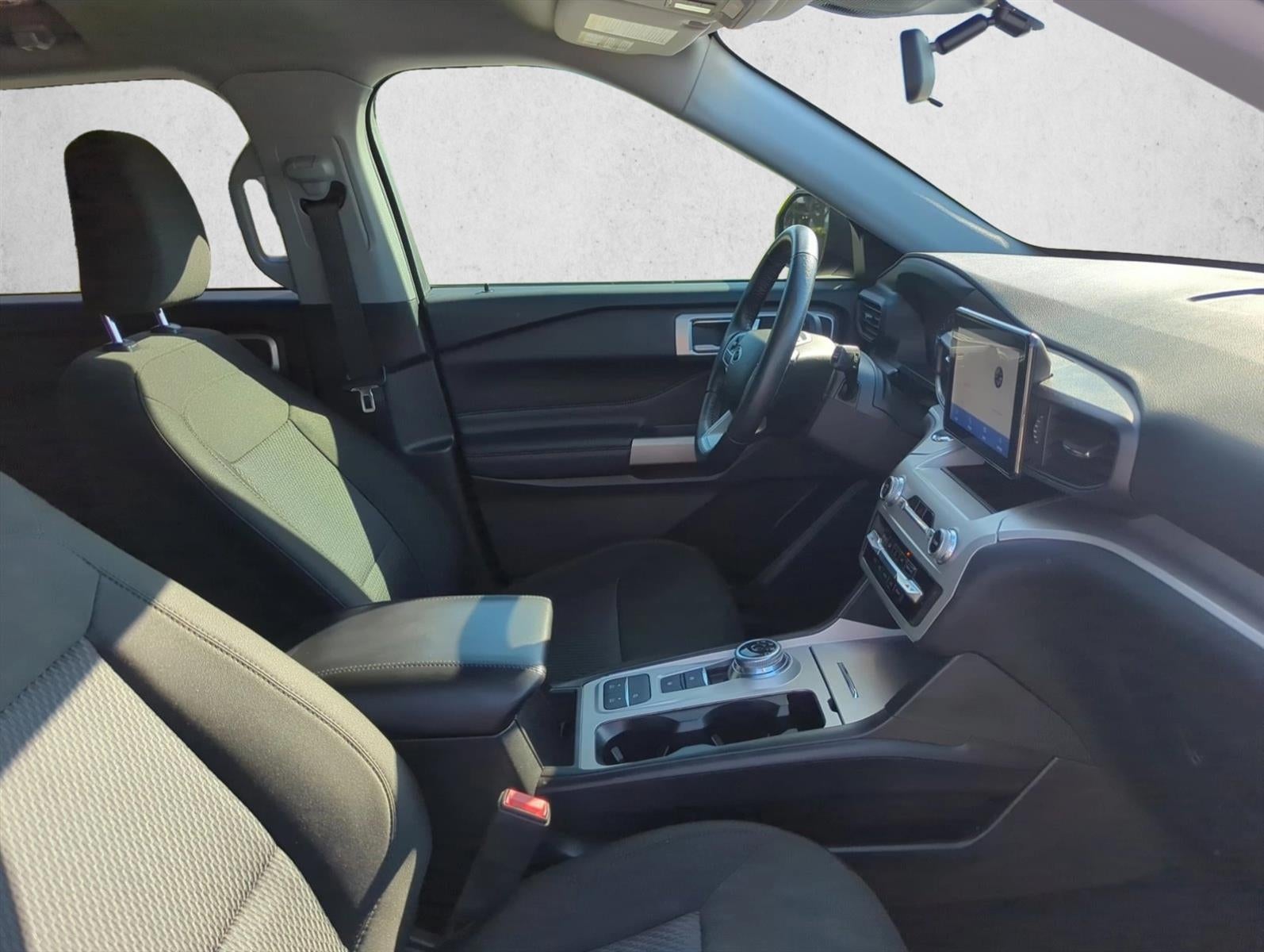 2023 Ford Explorer XLT RWD