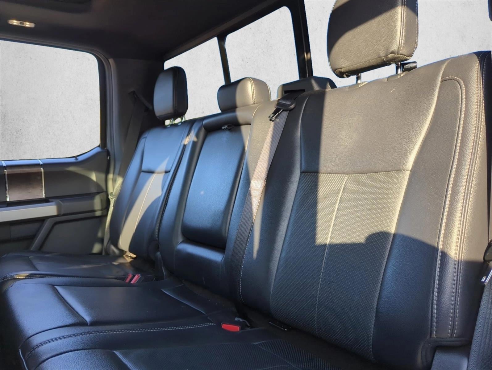 2022 Ford Super Duty F-250 SRW LARIAT 4WD Crew Cab 6.75' Box