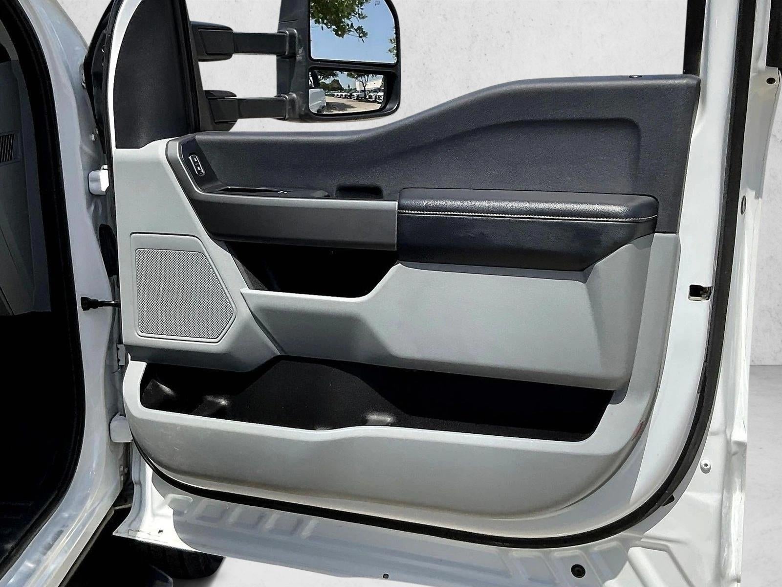 2026 Ford Super Duty F-350 DRW XLT 4WD Crew Cab 8' Box