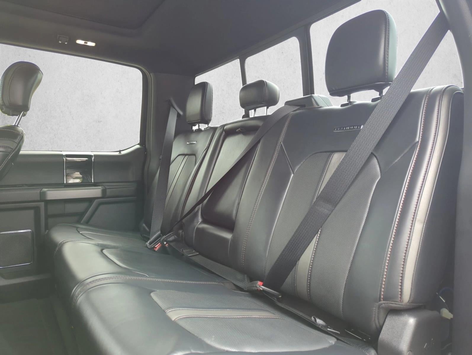 2022 Ford Super Duty F-450 DRW Platinum 4WD Crew Cab 8' Box