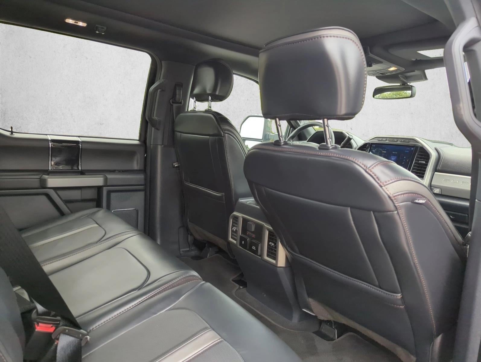 2022 Ford Super Duty F-450 DRW Platinum 4WD Crew Cab 8' Box