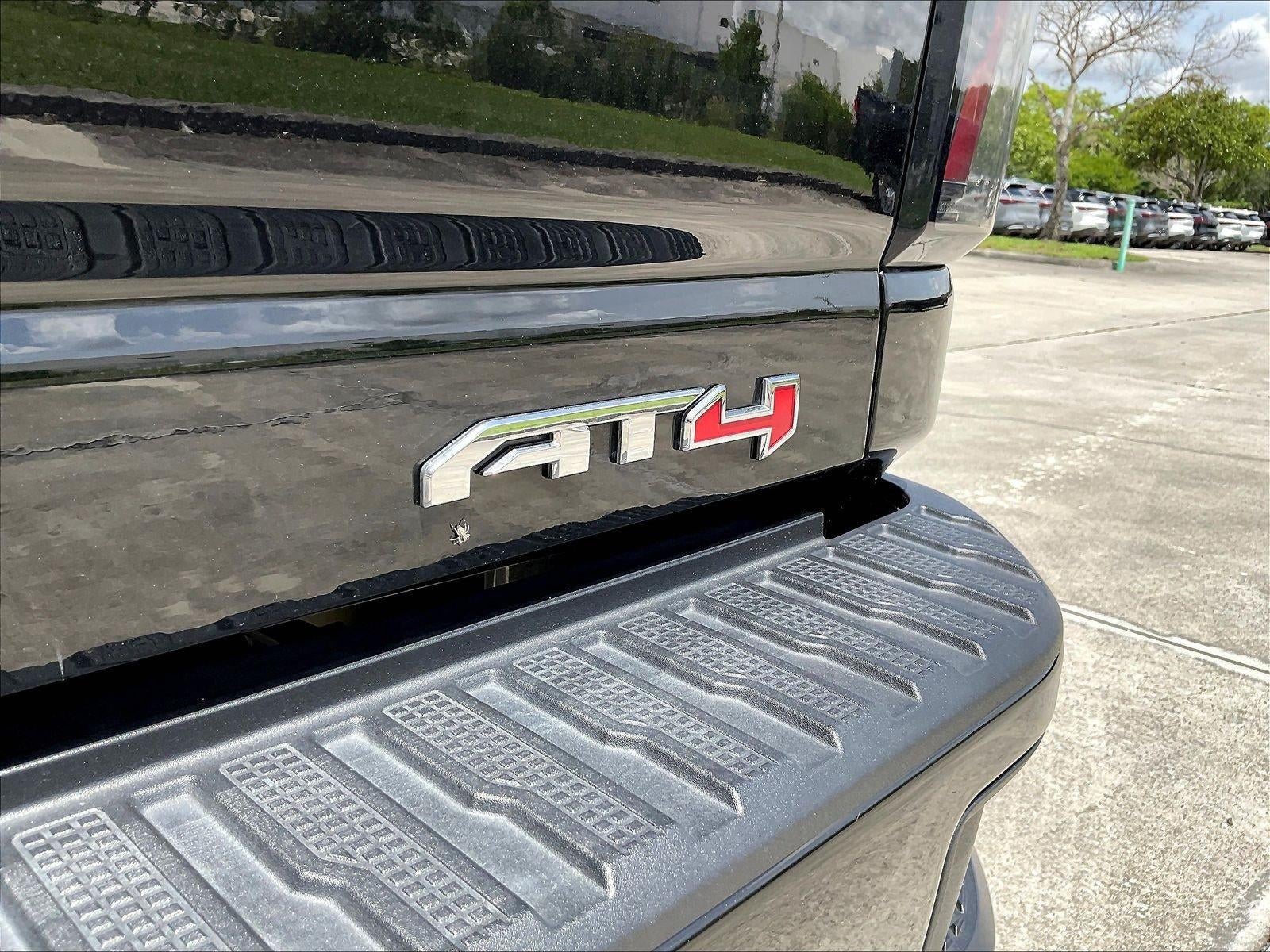 2025 GMC Sierra 2500 HD Crew Cab Standard Box 4-Wheel Drive AT4