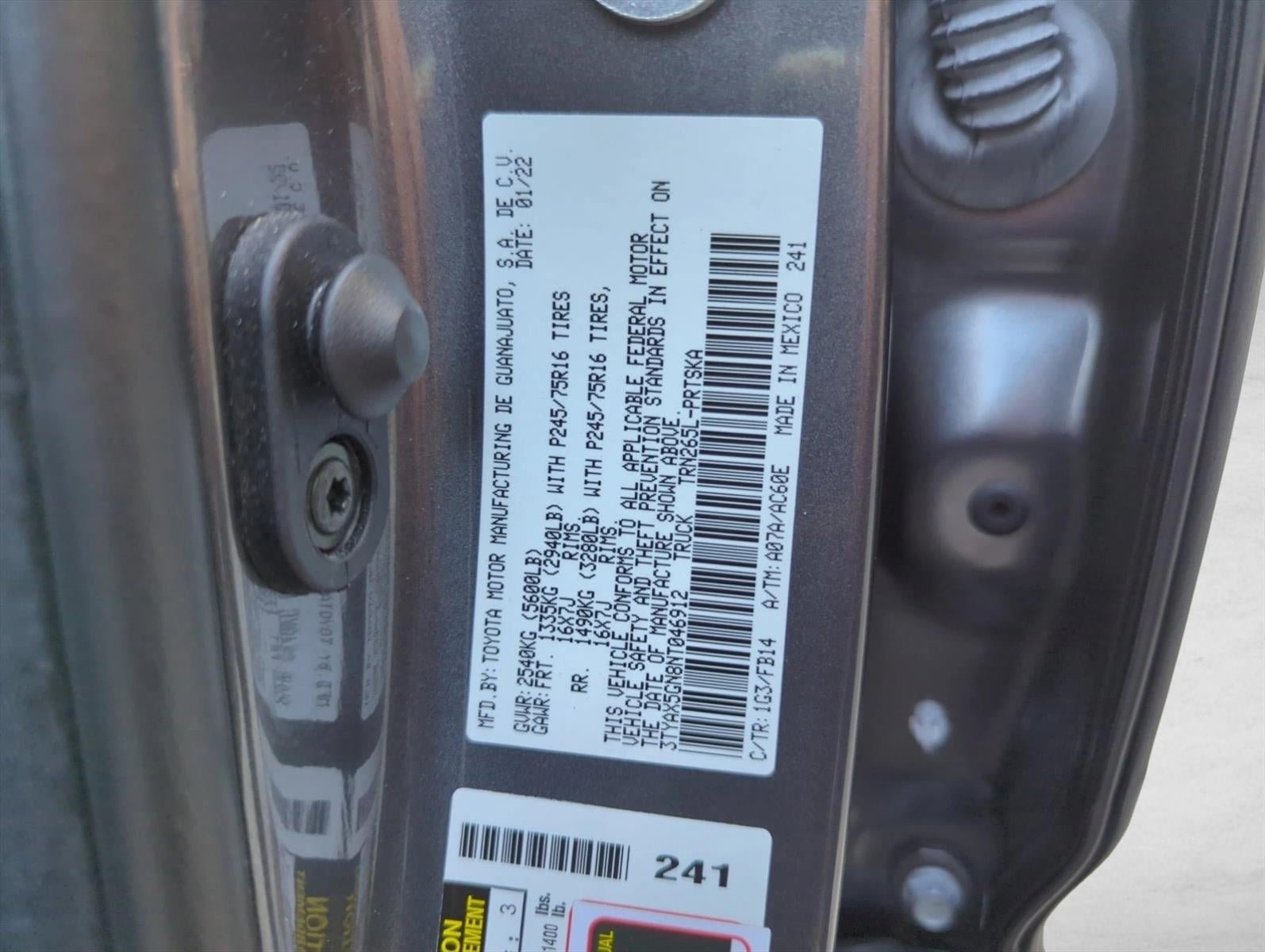 2022 Toyota Tacoma 2WD 2WD SR Double Cab 5' Bed I4 AT (GS)