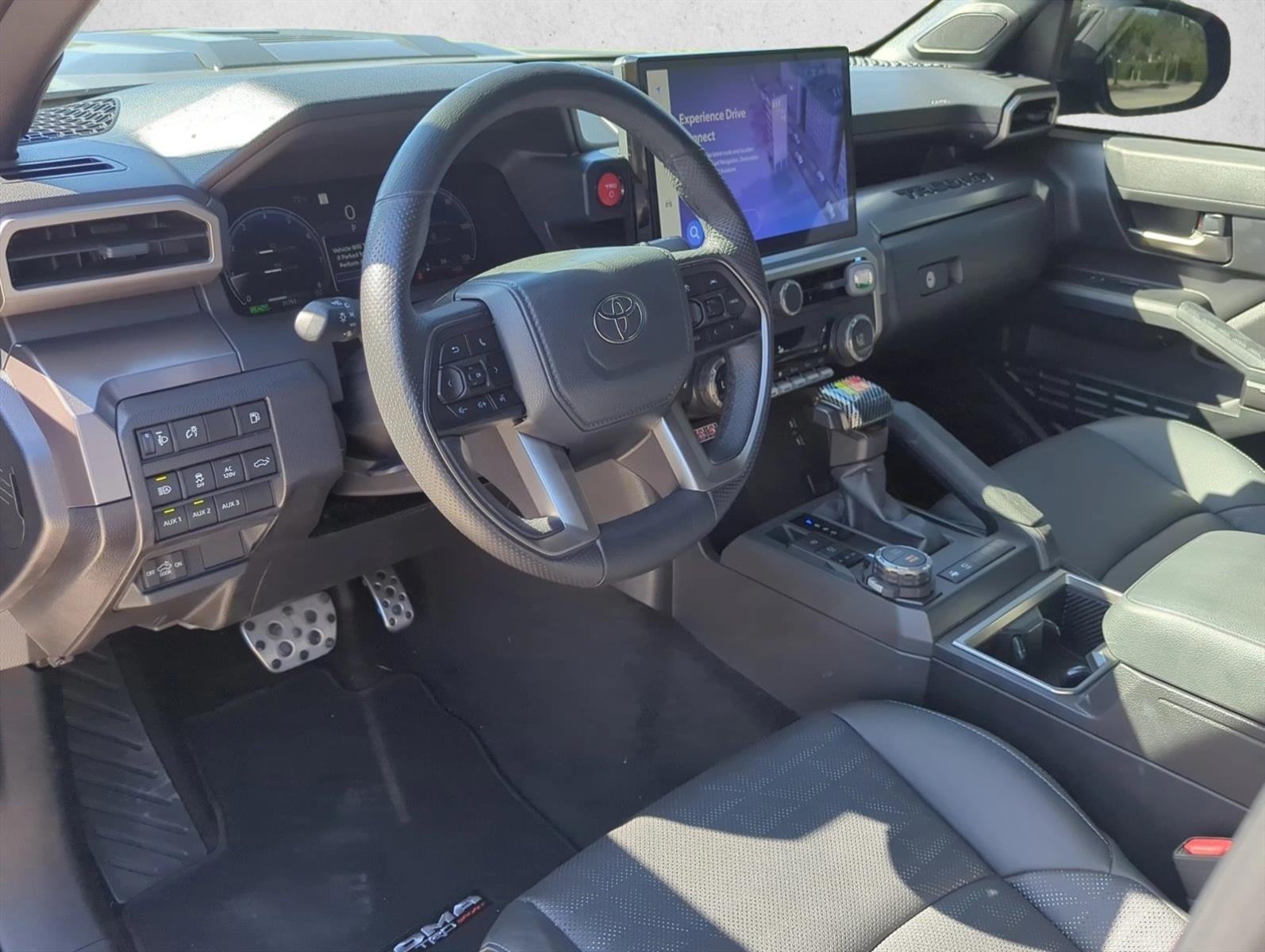 2025 Toyota Tacoma 4WD 4WD TRD Sport Hybrid Double Cab 5' Bed AT (Natl)