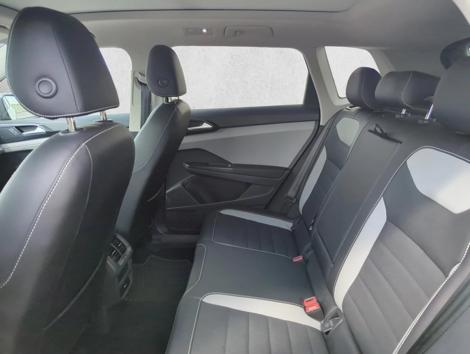 2022 Volkswagen Taos SEL 4MOTION