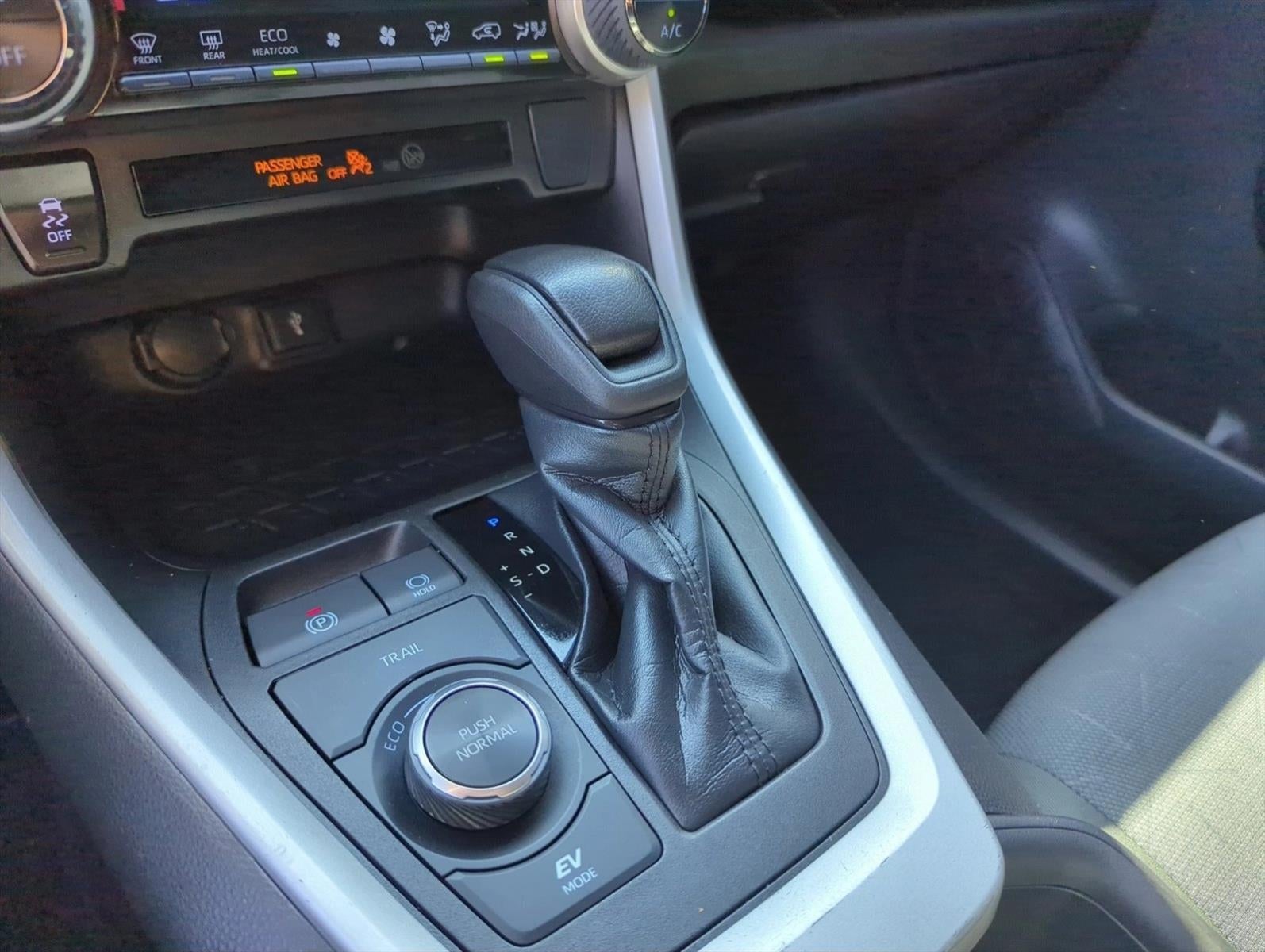 2022 Toyota RAV4 Hybrid XLE AWD (Natl)