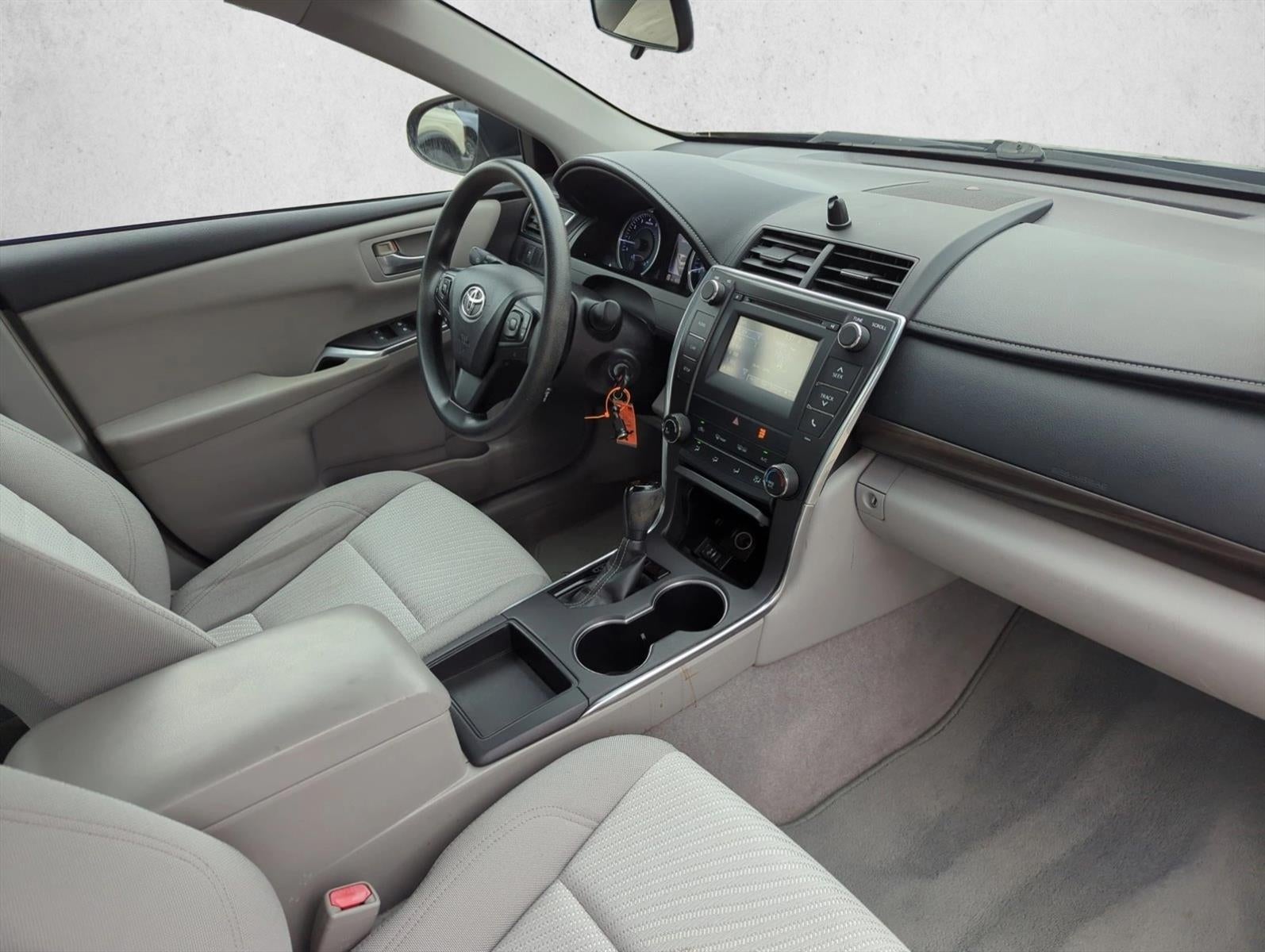 2016 Toyota Camry 4dr Sdn I4 Auto LE (SE)