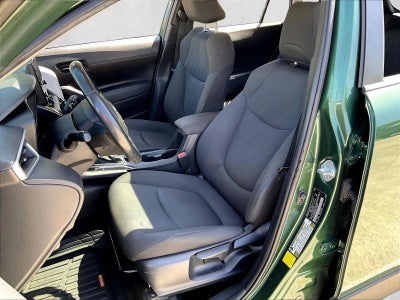 2022 Toyota Corolla Cross LE 2WD (Natl)