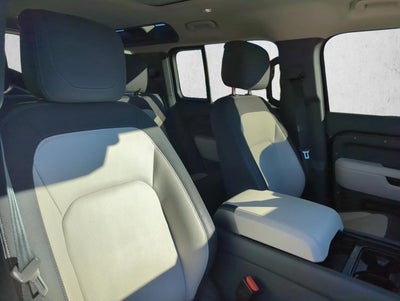 2024 Land Rover Defender 110 P400 X-Dynamic SE
